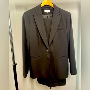 Woman’s Calvin Klein 2 piece pant suit